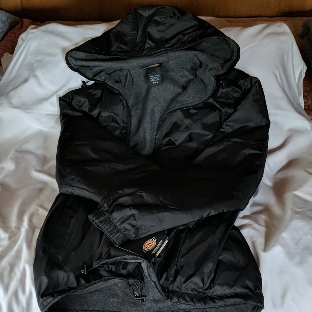 NWT Medium Men's Nylon Hooded Jacket